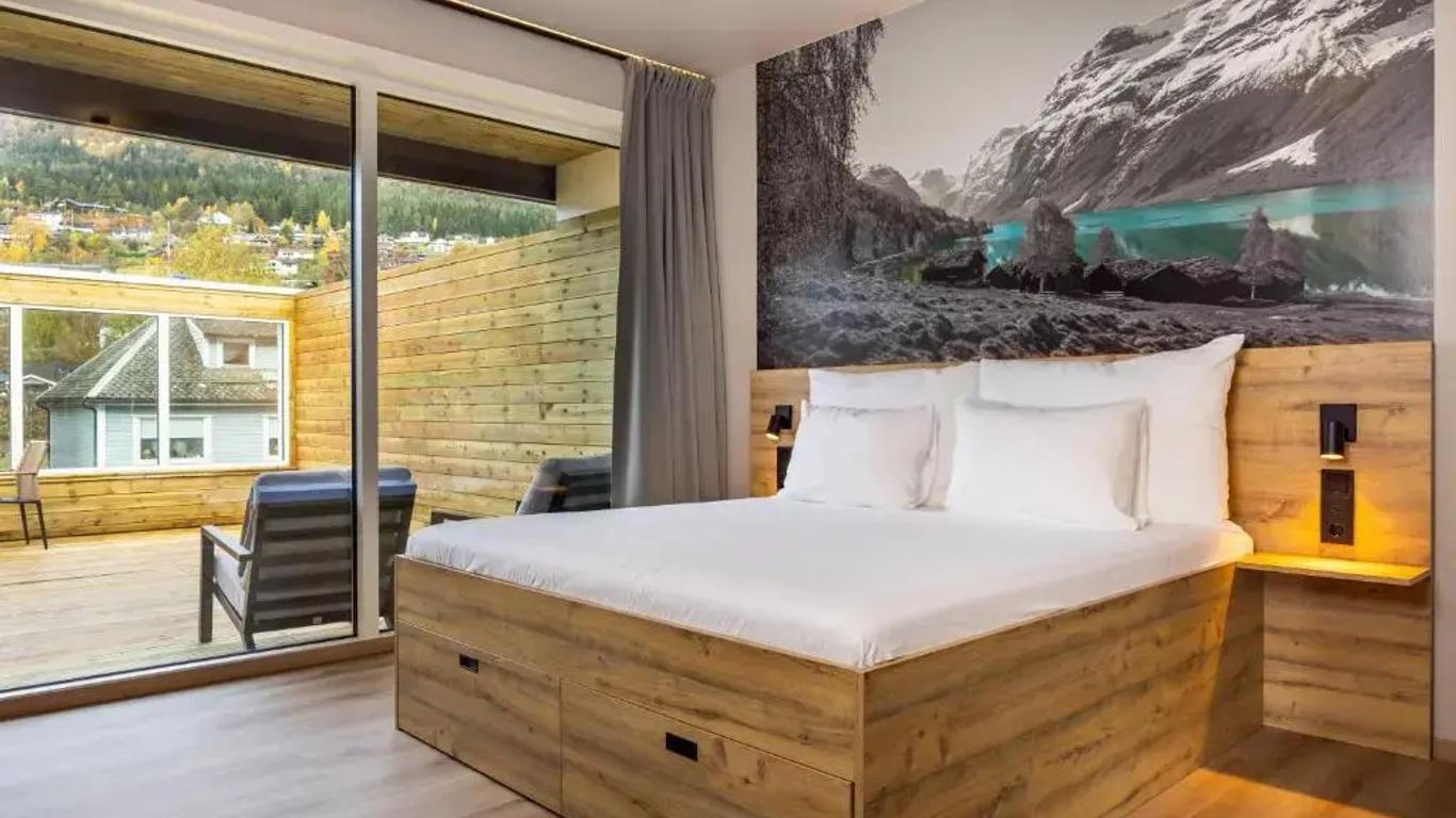 Stryn House - Hotel & Apartments