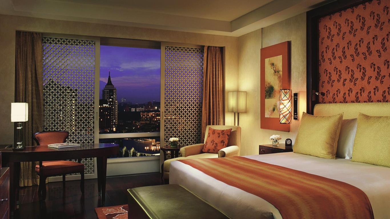 The Ritz-Carlton Hotel Shop - Lighting - Luxury Hotel Bedding