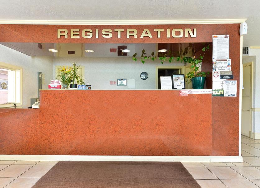 Front desk Photo