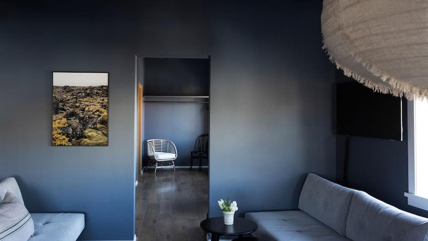 Rey Apartments