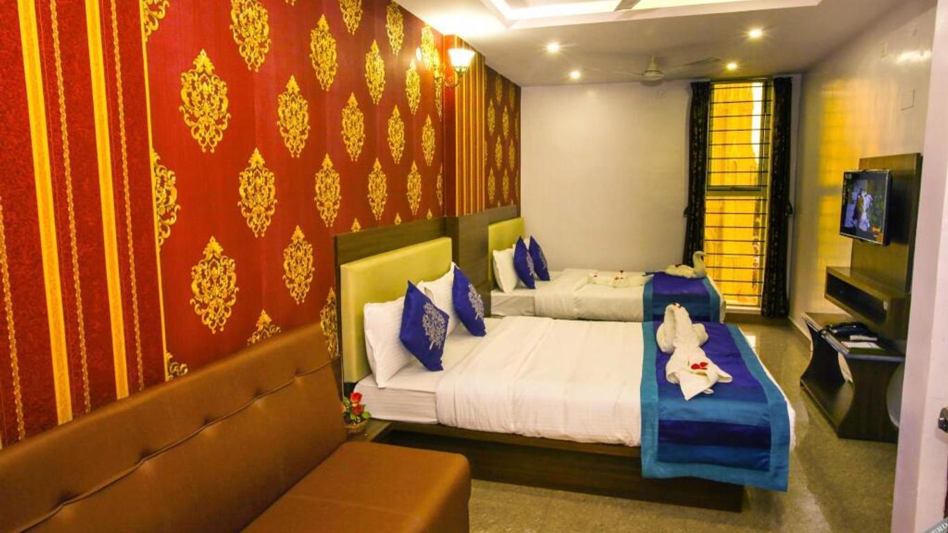 OYO 12153 Hotel B S International