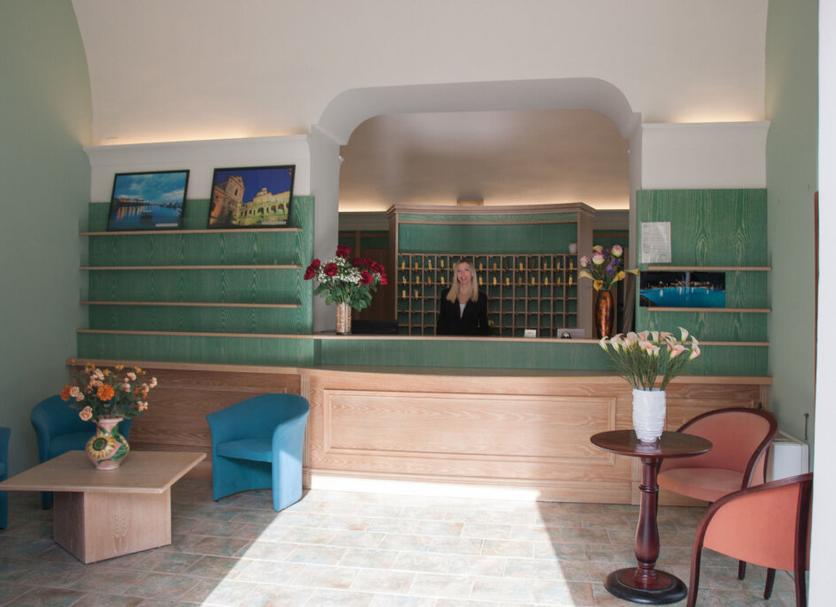 Front desk Photo