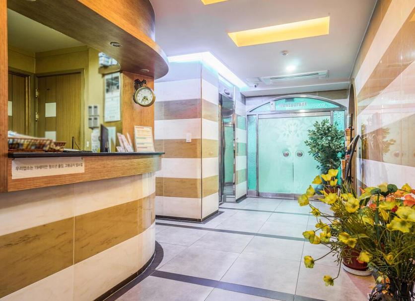 Front desk Photo