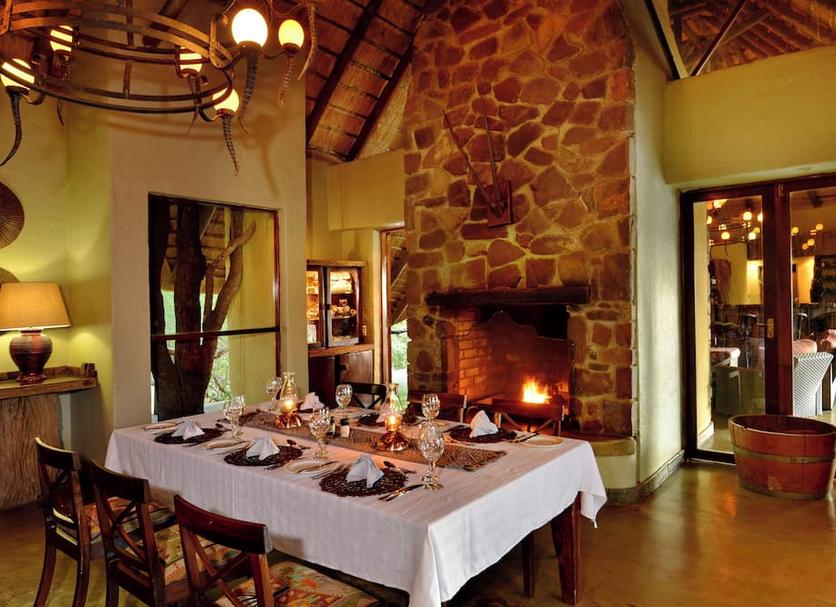 Dining room Photo