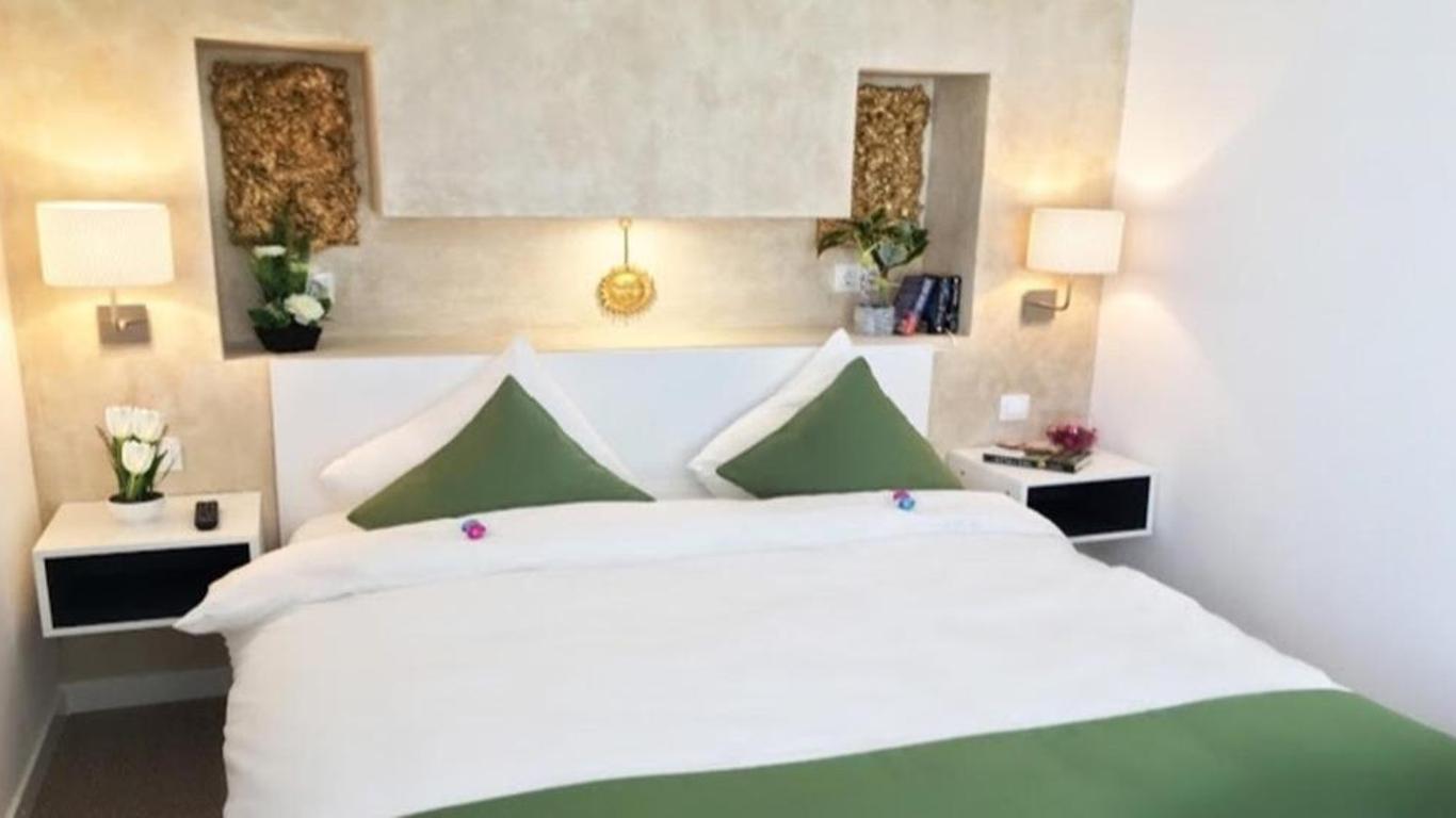 Csiki Hotel