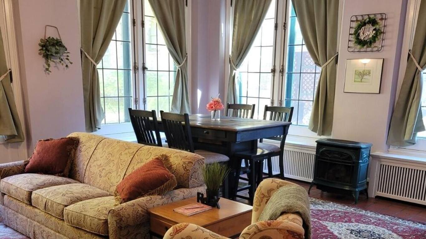 Art and Lodging