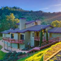 Stunning Home with Pool, Hot Tub, Decks, & Gourmet Kitchen - Close to Wineries