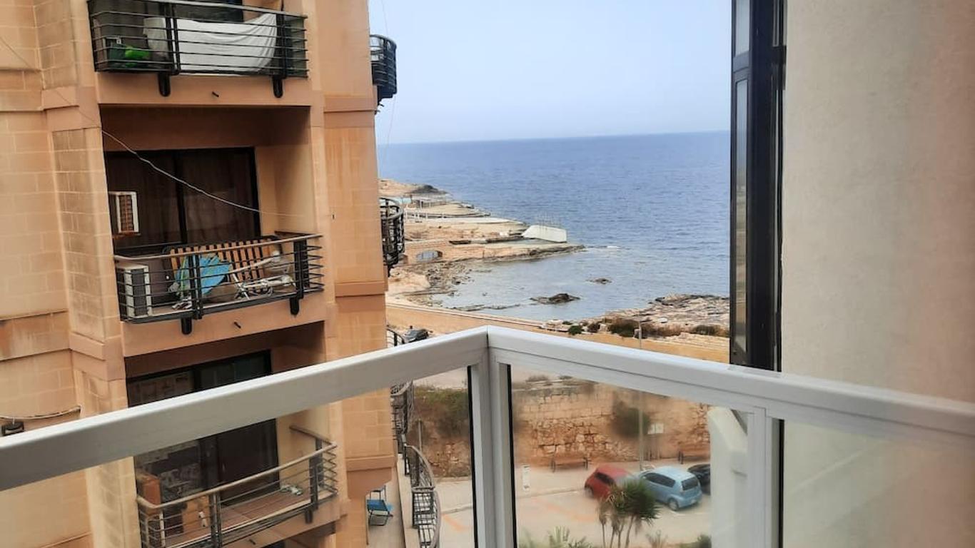 Shoreline Hotel