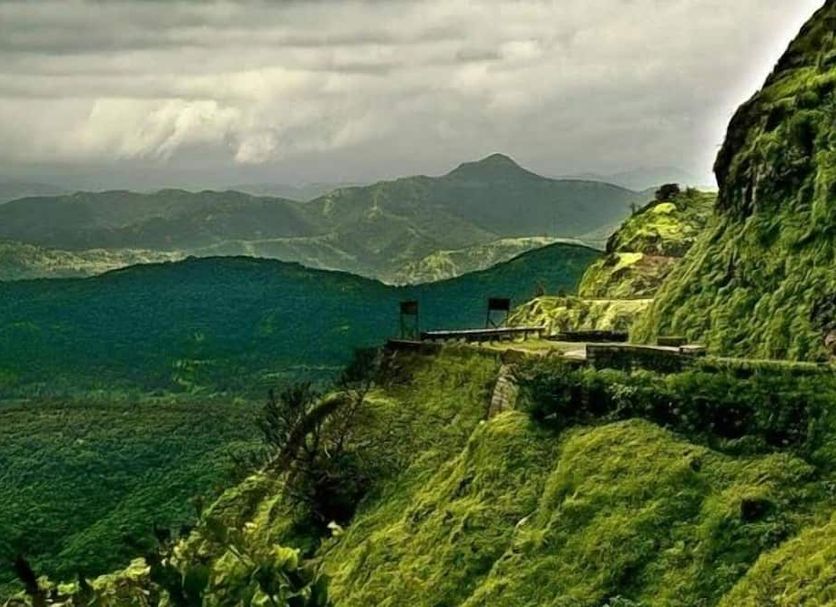 Hotel City Palace, Nashik: mountain-view hillside terrace overlooking lush green valleys