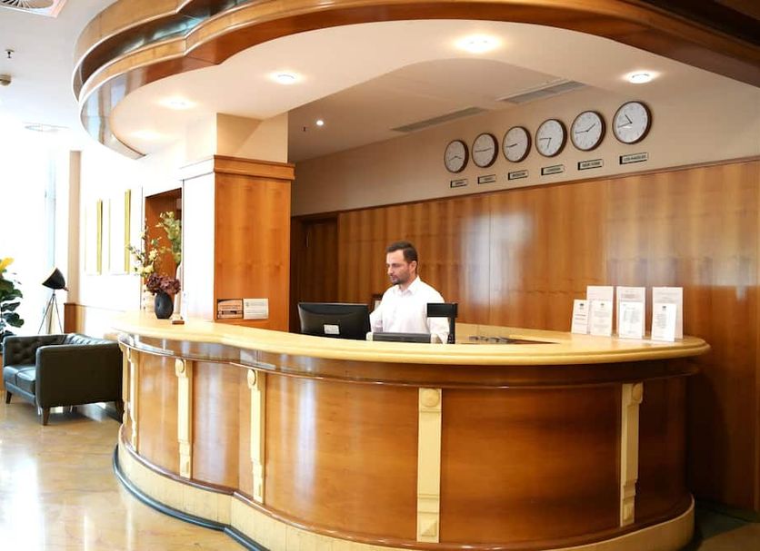 Front desk Photo