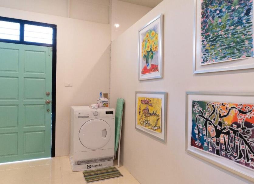 Laundry facility Photo