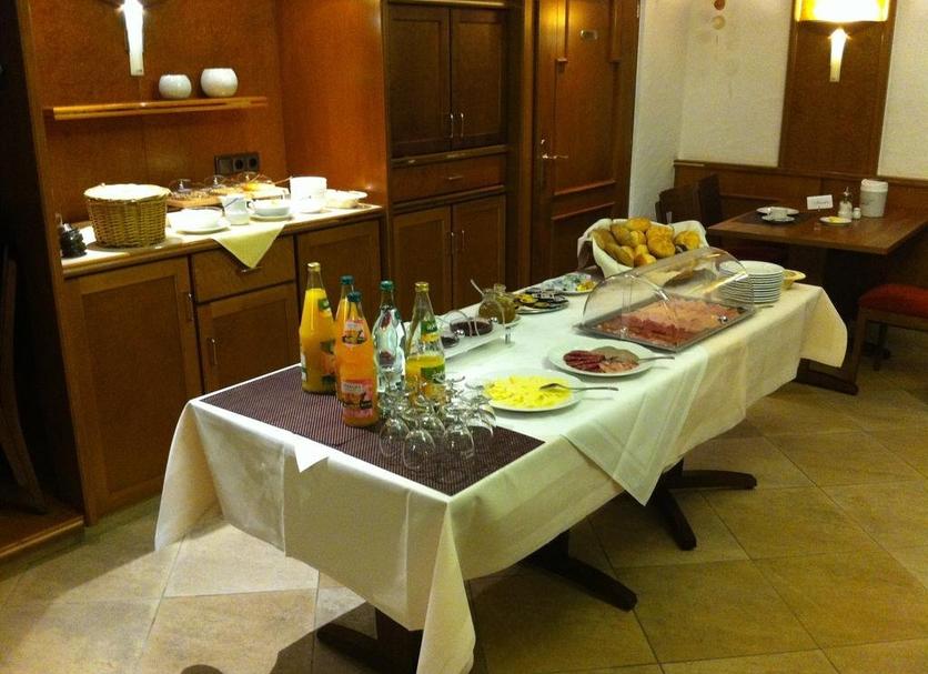Buffet Photo