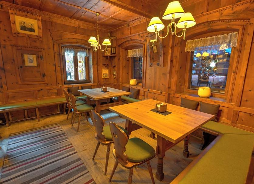 Dining room Photo