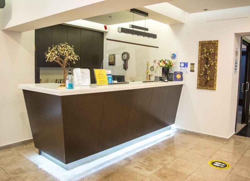 Front desk Photo