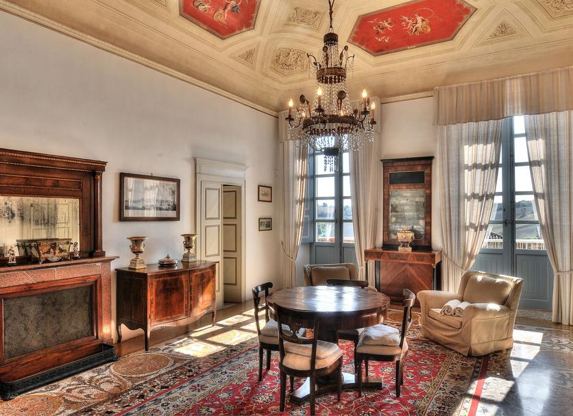 Dining room Photo
