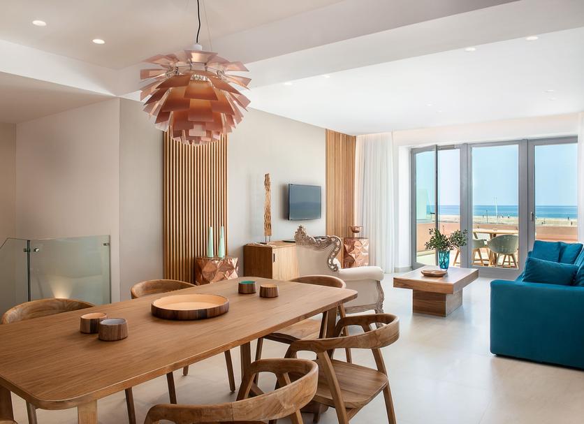 Dining room Photo