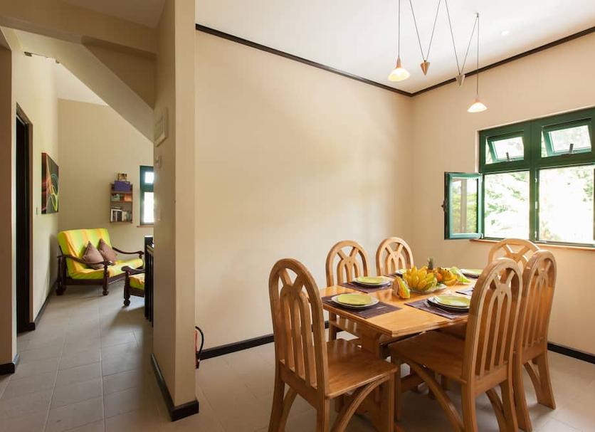 Dining room Photo