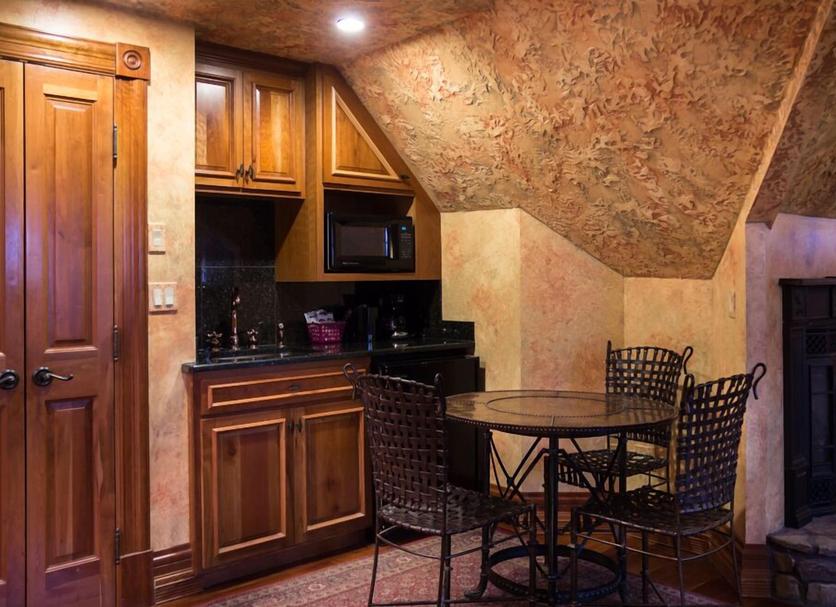 Kitchen Photo