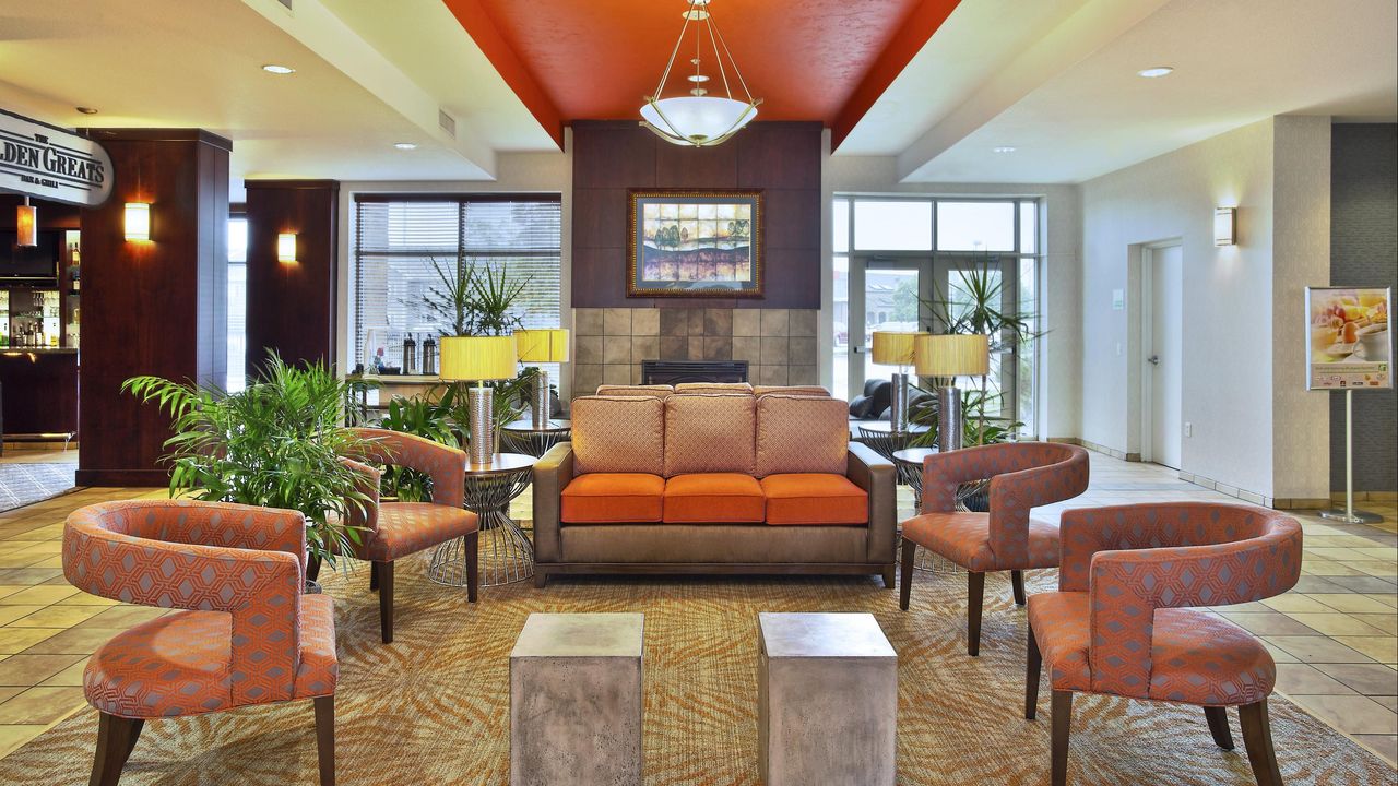 Holiday Inn & Suites Green Bay Stadium, An IHG Hotel from 97. Green