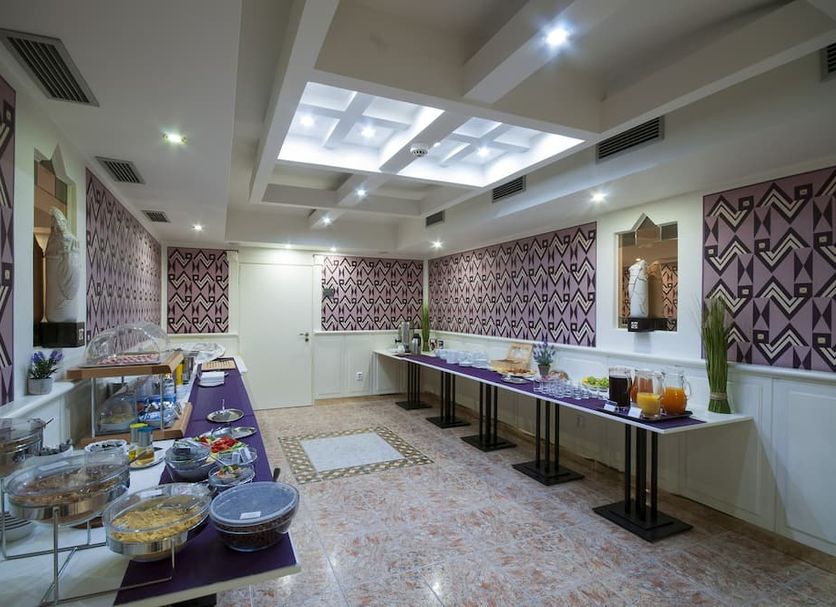 Buffet Photo