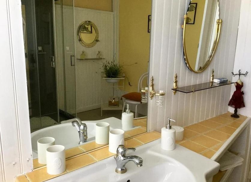 Bathroom Photo