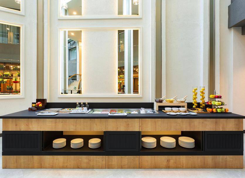 Buffet Photo
