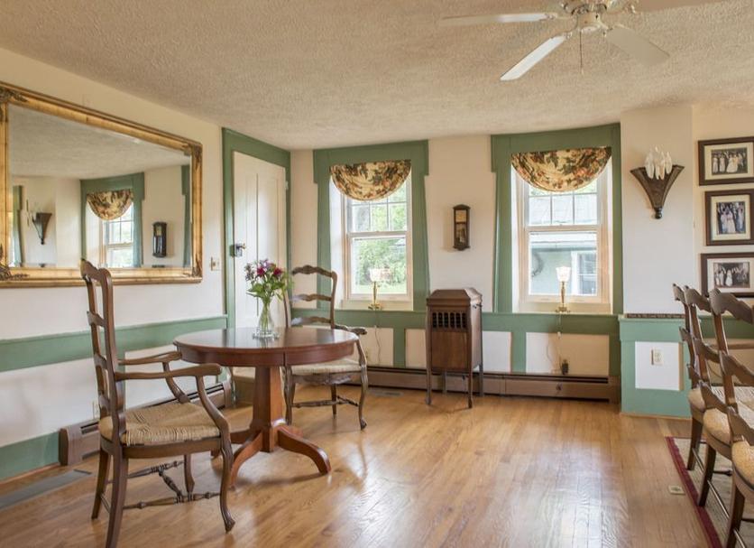 Dining room Photo