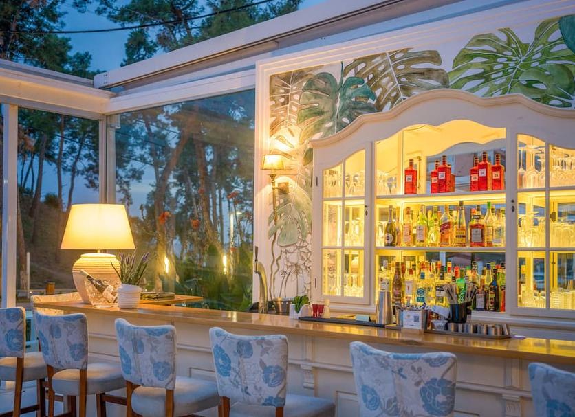 Bar Photo