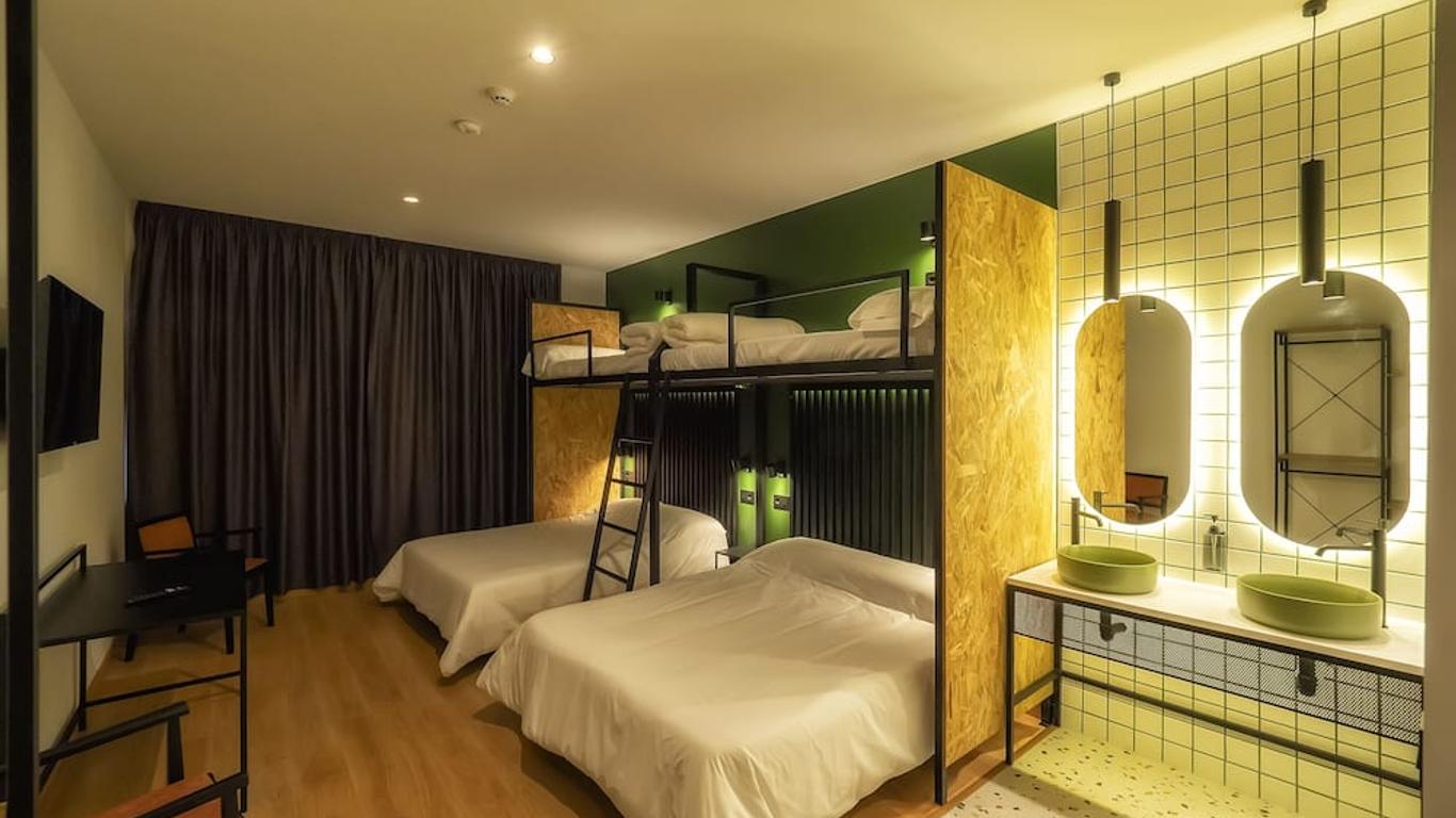 Wonder Hostel