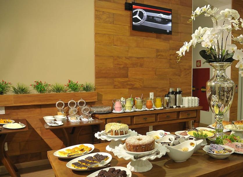 Buffet Photo