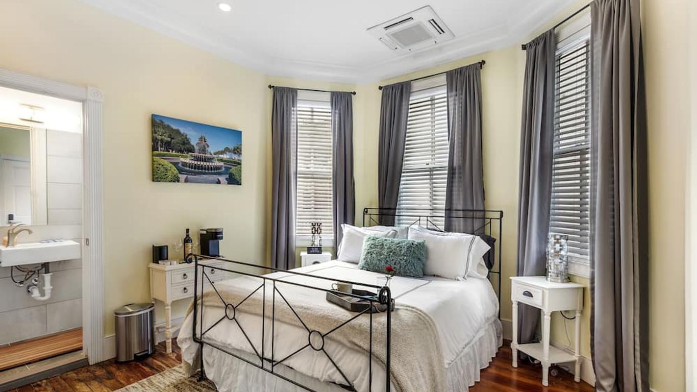 Luxurious Private Suites In Downtown Cha