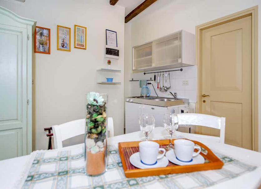 Dining room Photo