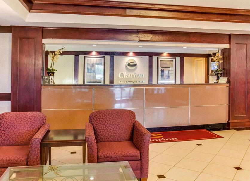 Front desk Photo