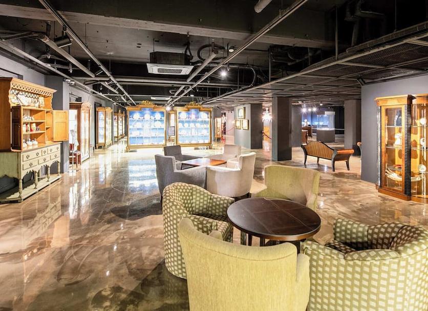 Lobby Photo