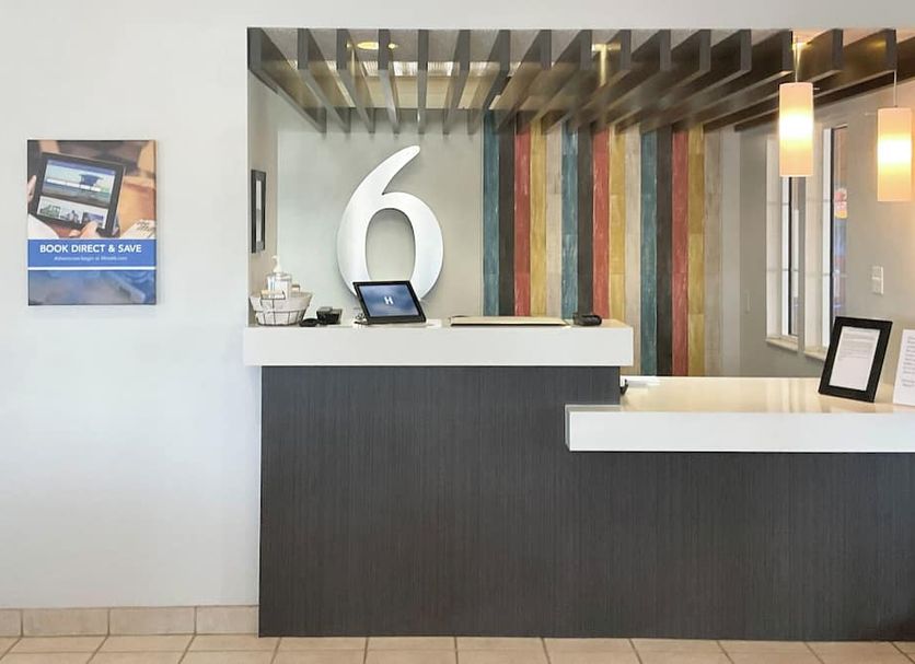 Front desk Photo