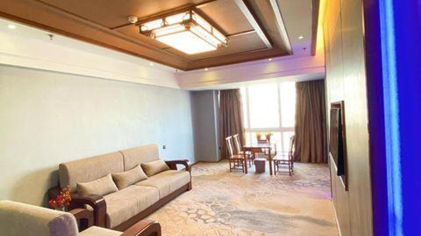 Longwei Holiday Hotel