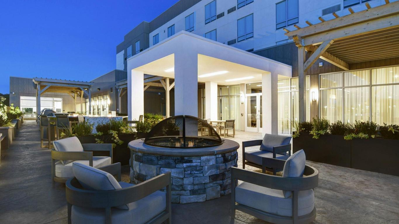 Courtyard by Marriott Hamilton