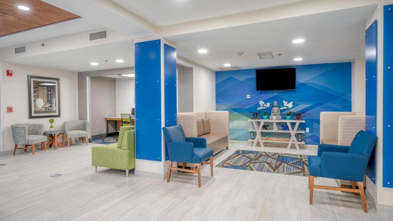 Holiday Inn Express & Suites Greenville