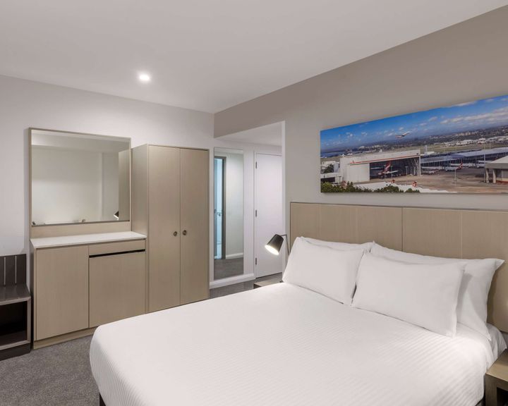 Travelodge Hotel Sydney Airport 75 9 1 Sydney Hotel Deals Reviews Kayak