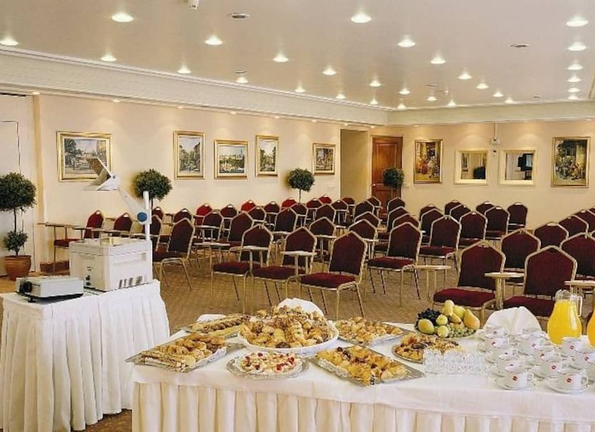 Banquet hall Photo