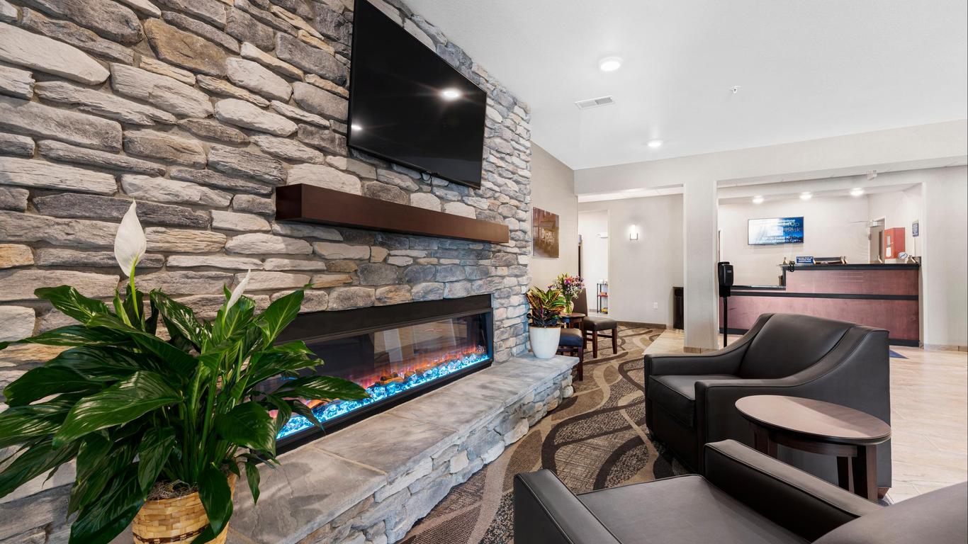 Cobblestone Hotel & Suites - Urbana