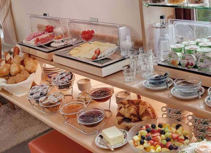 Buffet Photo