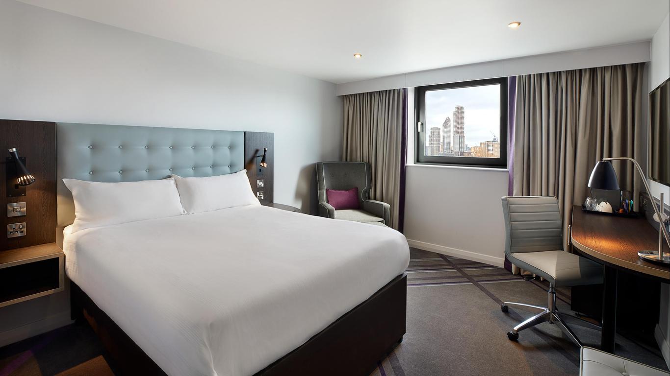 Premier Inn London Bank Tower London: Your Ultimate Stay