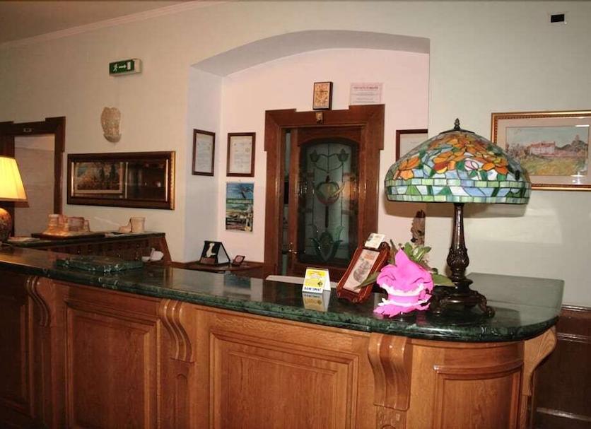 Front desk Photo