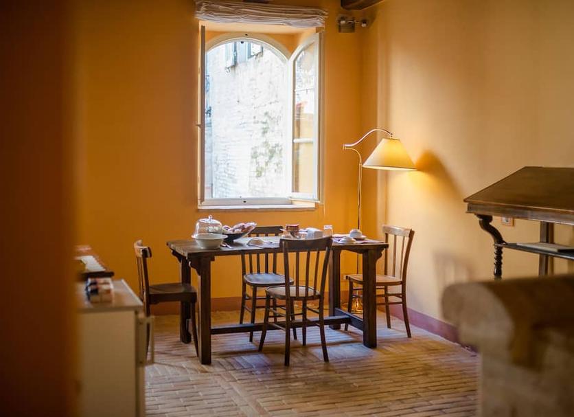 Dining room Photo