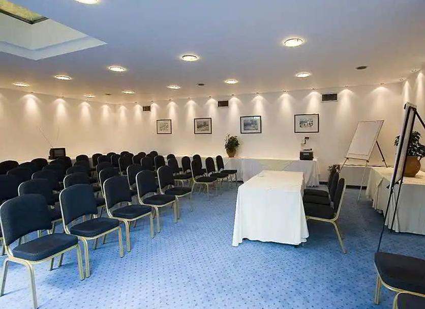 Conference room Photo