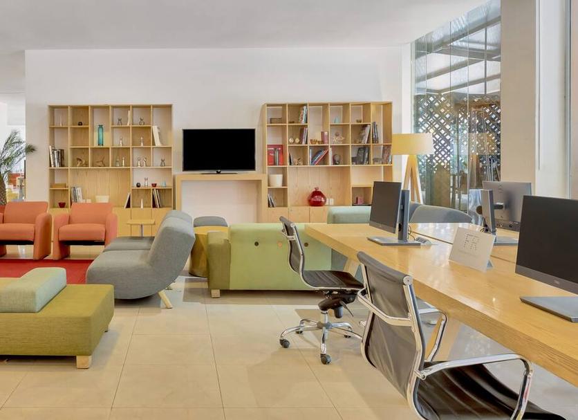 Business center Photo