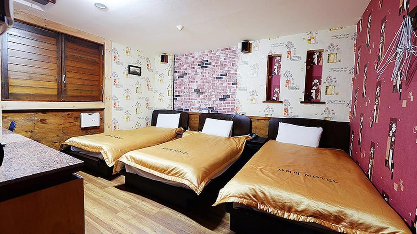 Cyber Motel