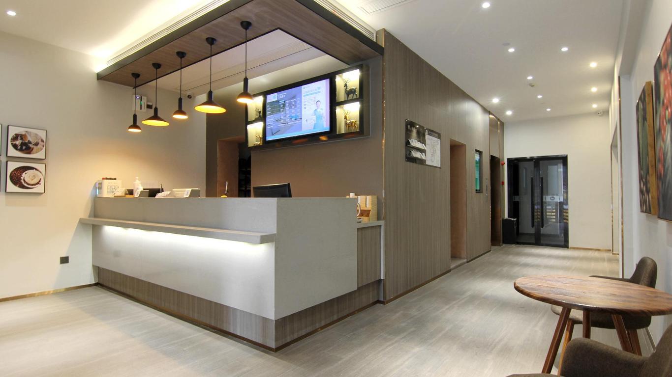 Hanting Hotel Chongqing Yangjiaping Pedestrian Street Mixc