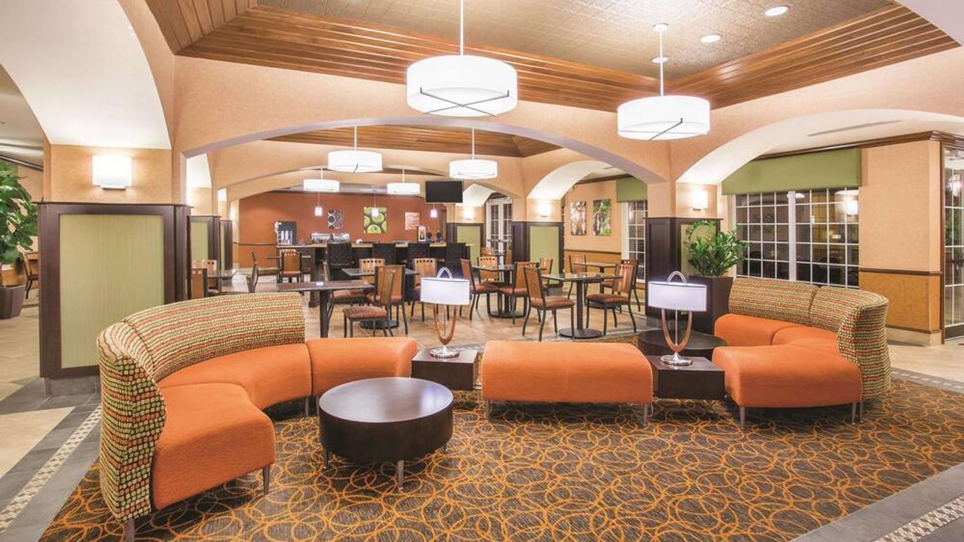 La Quinta Inn & Suites by Wyndham Bentonville